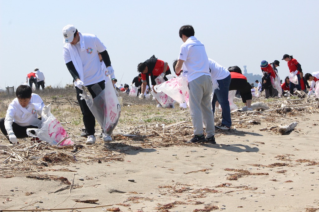 活動に満足そうな参加者の表情