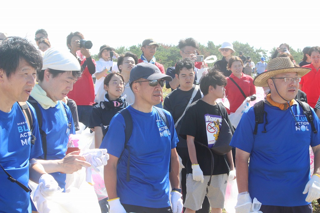 第367回西の浜クリーンアップ活動の参加者集合