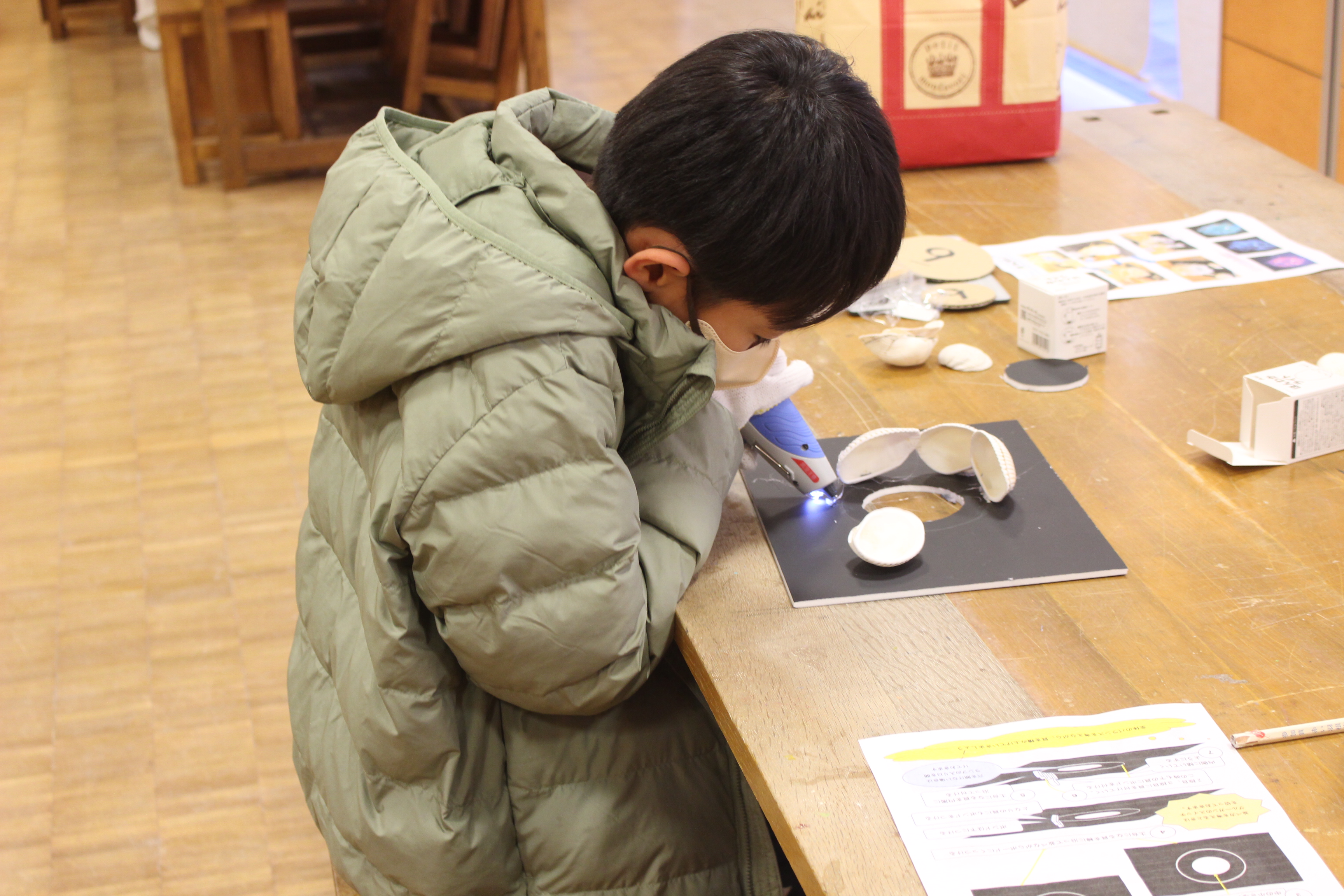 貝のランプシェードつくり03