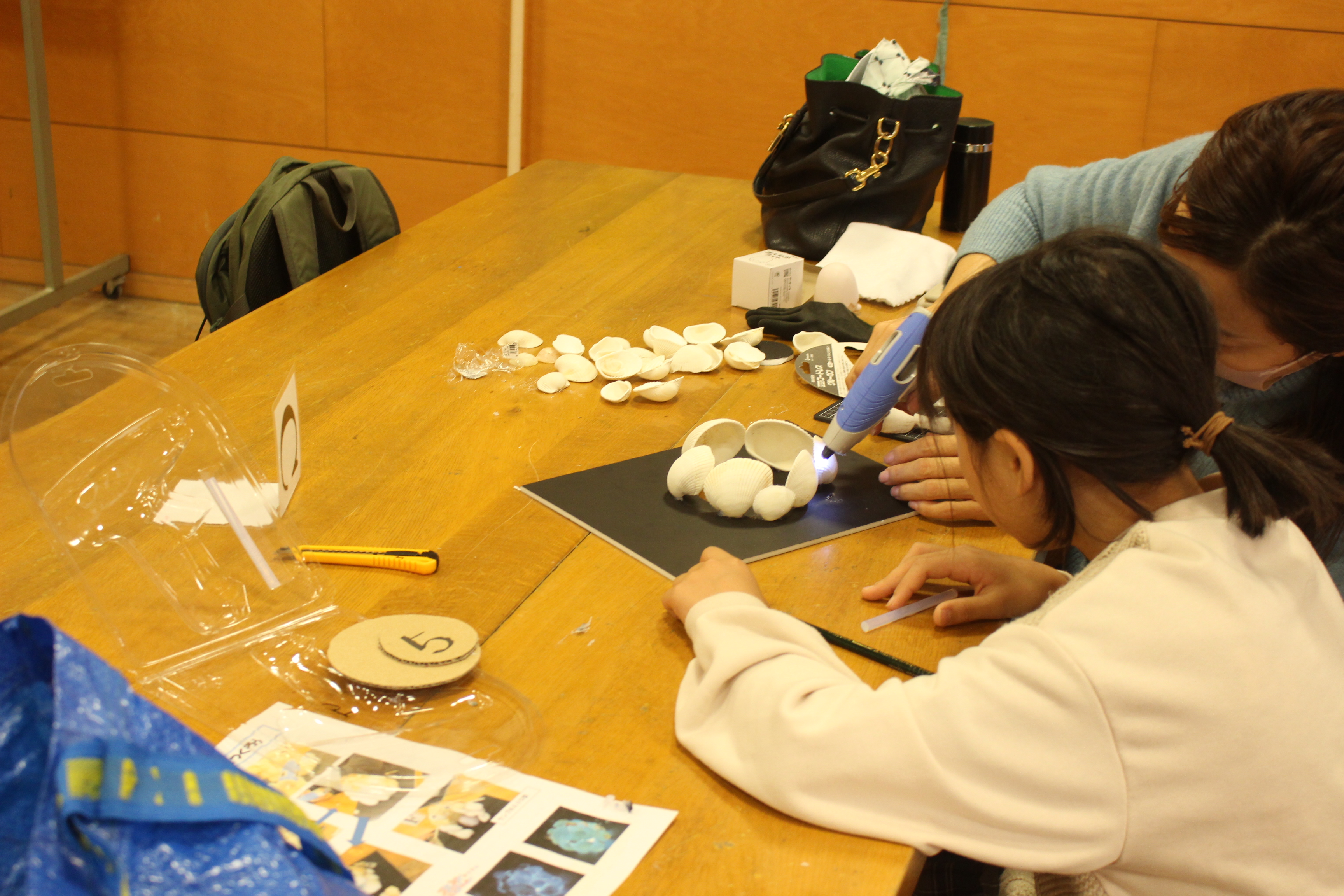 貝のランプシェードつくり04