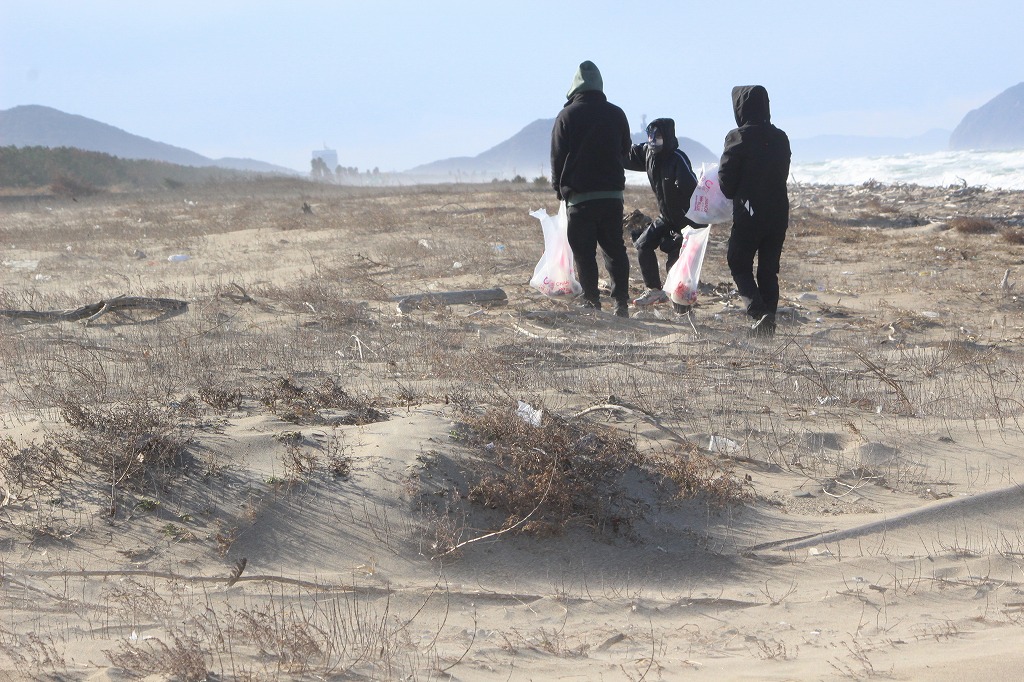 第368回西の浜クリーンアップ活動の様子03